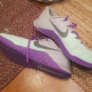 Ladies Nike Metcons 3